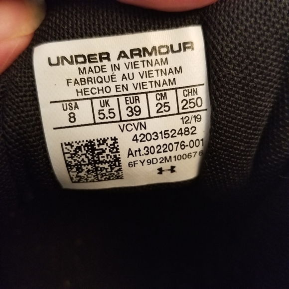 Under Armour Womens Glyde RM 3022076-001 Black Softball Cleats Shoes Size 8 - Picture 6 of 6